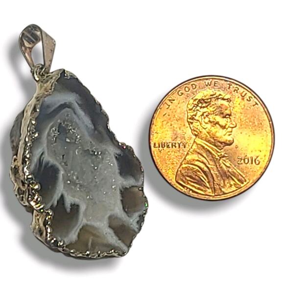 Rocks & Gems Canada Open Geode Pendant - Picture 8 of 10